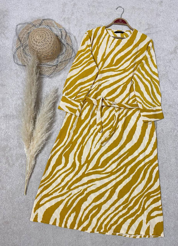 مانتوی چاپی زنانه کراش خردلی کمربنددار