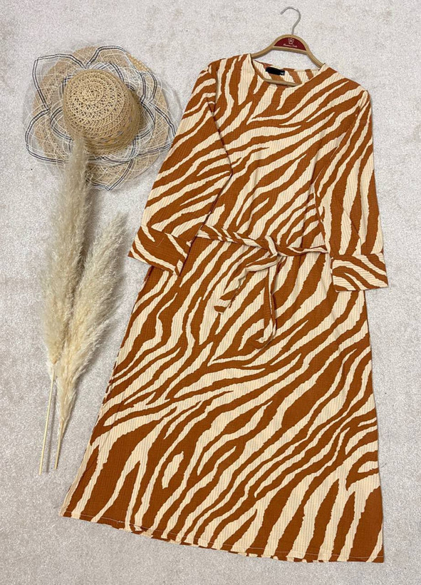 مانتوی چاپی زنانه کراش آجری کمربنددار