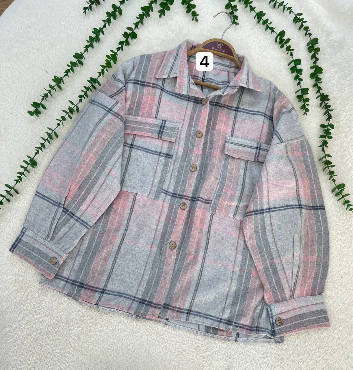 شکت زنانه پاییزی پشمی با تن‌خور آزاد